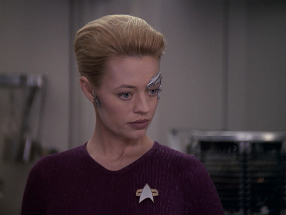extant_StarTrek_VOY_6x18-AshesToAshes_02611.jpg