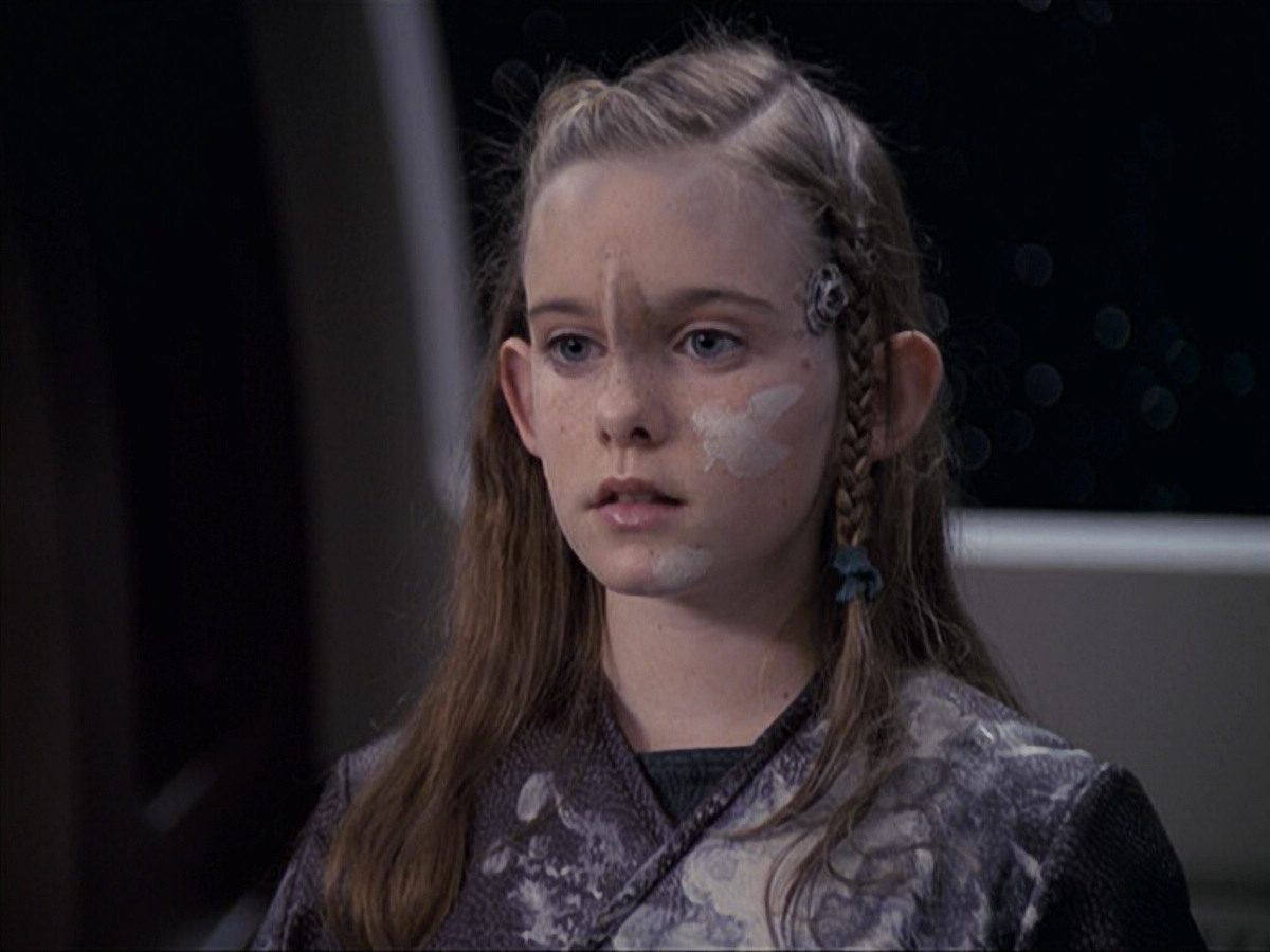 extant_StarTrek_VOY_6x18-AshesToAshes_02619.jpg
