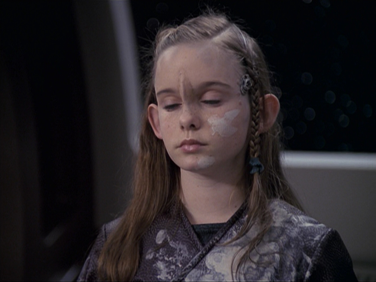 extant_StarTrek_VOY_6x18-AshesToAshes_02627.jpg