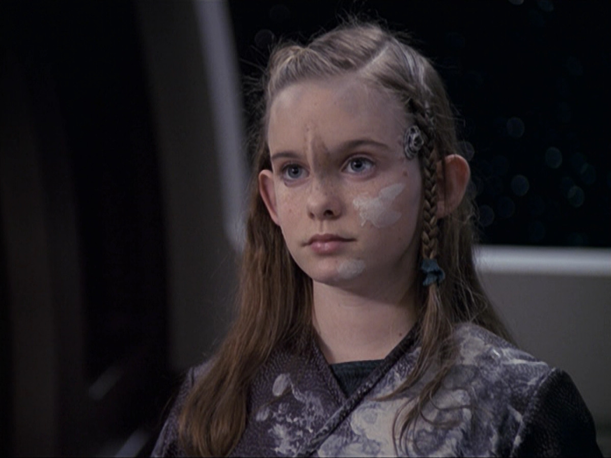 extant_StarTrek_VOY_6x18-AshesToAshes_02647.jpg