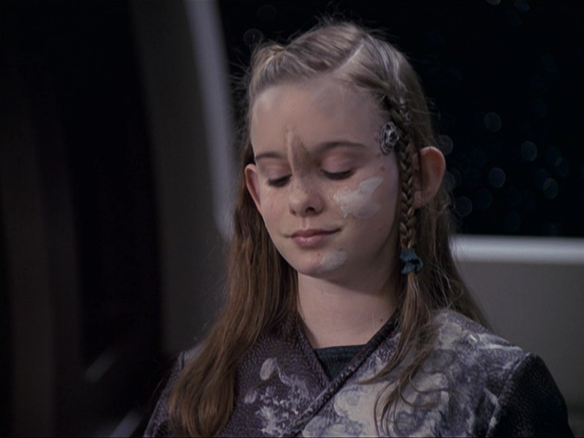extant_StarTrek_VOY_6x18-AshesToAshes_02648.jpg