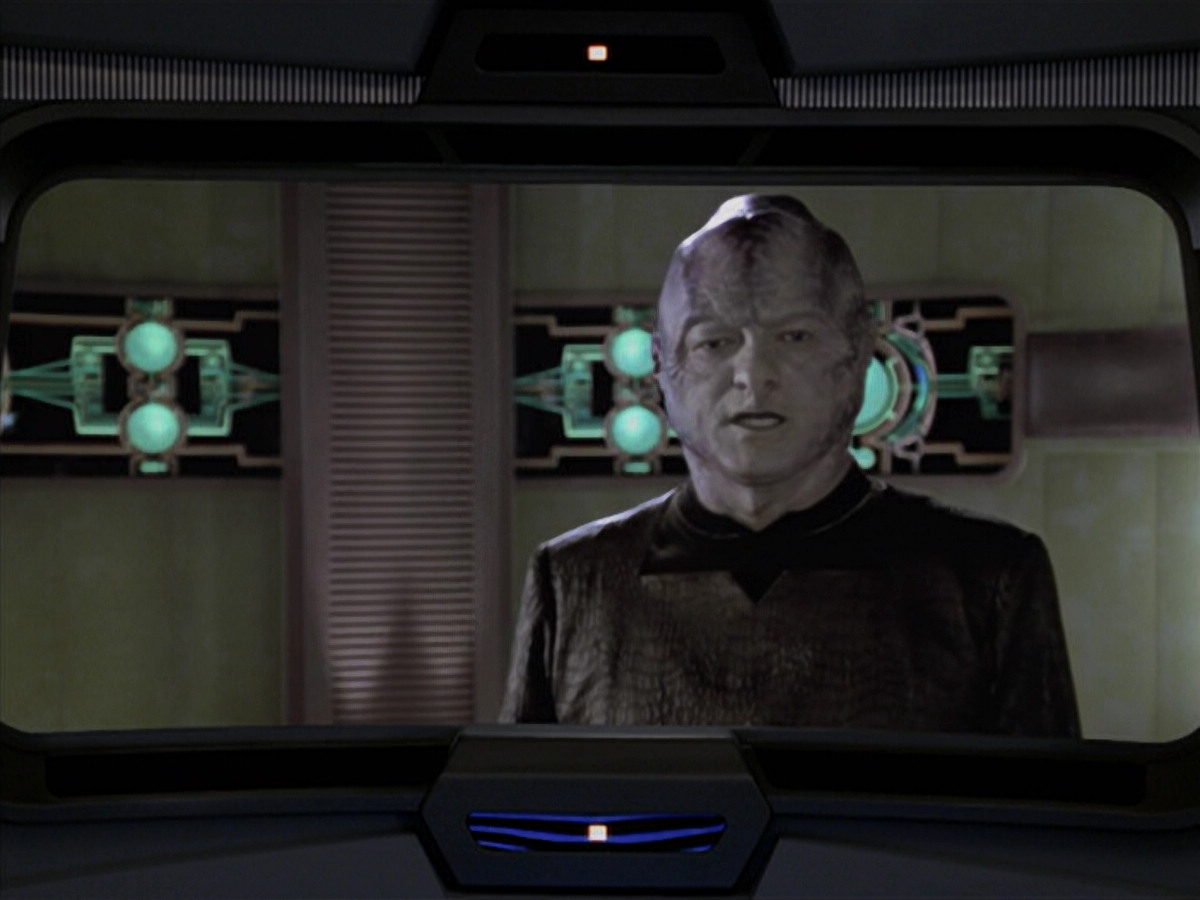 extant_StarTrek_VOY_6x18-AshesToAshes_02688.jpg