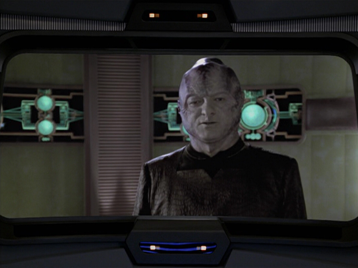 extant_StarTrek_VOY_6x18-AshesToAshes_02697.jpg