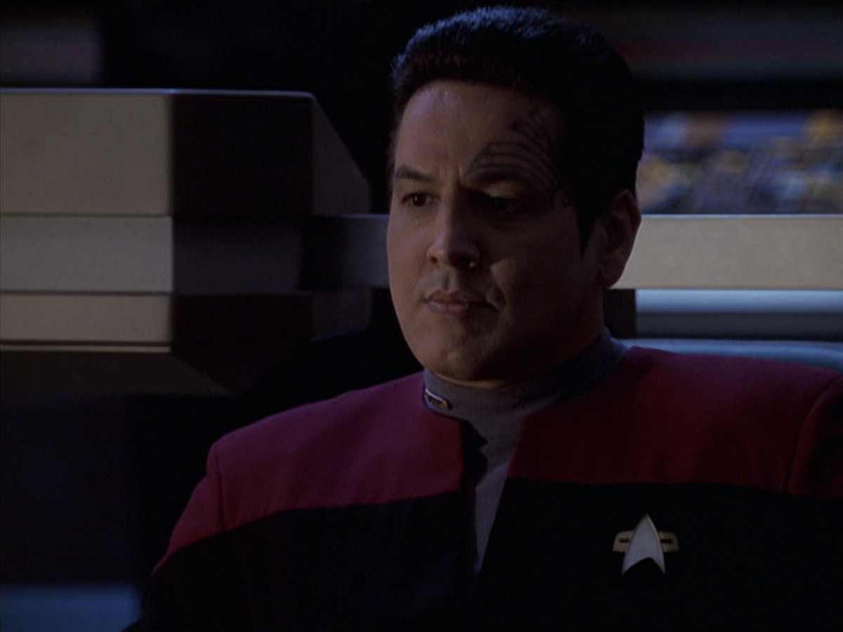 extant_StarTrek_VOY_6x18-AshesToAshes_02710.jpg