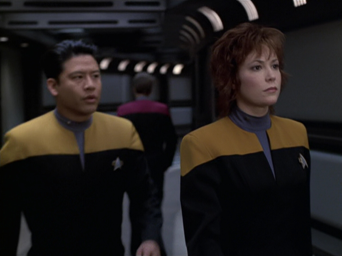 extant_StarTrek_VOY_6x18-AshesToAshes_02722.jpg