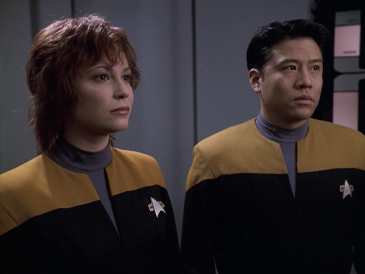extant_StarTrek_VOY_6x18-AshesToAshes_02760.jpg
