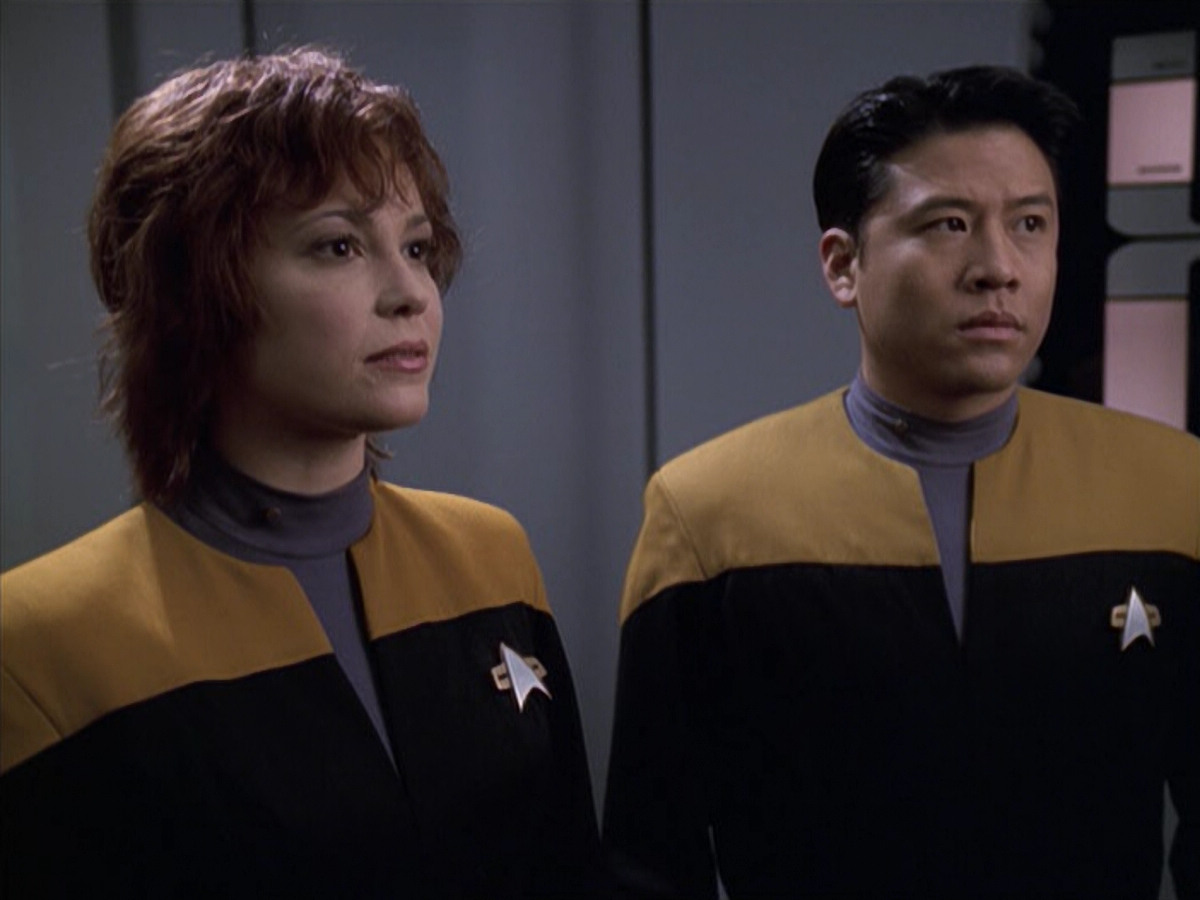 extant_StarTrek_VOY_6x18-AshesToAshes_02768.jpg