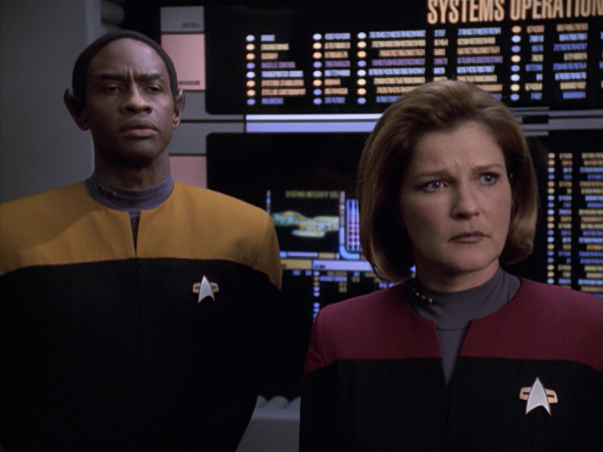 extant_StarTrek_VOY_6x18-AshesToAshes_02779.jpg