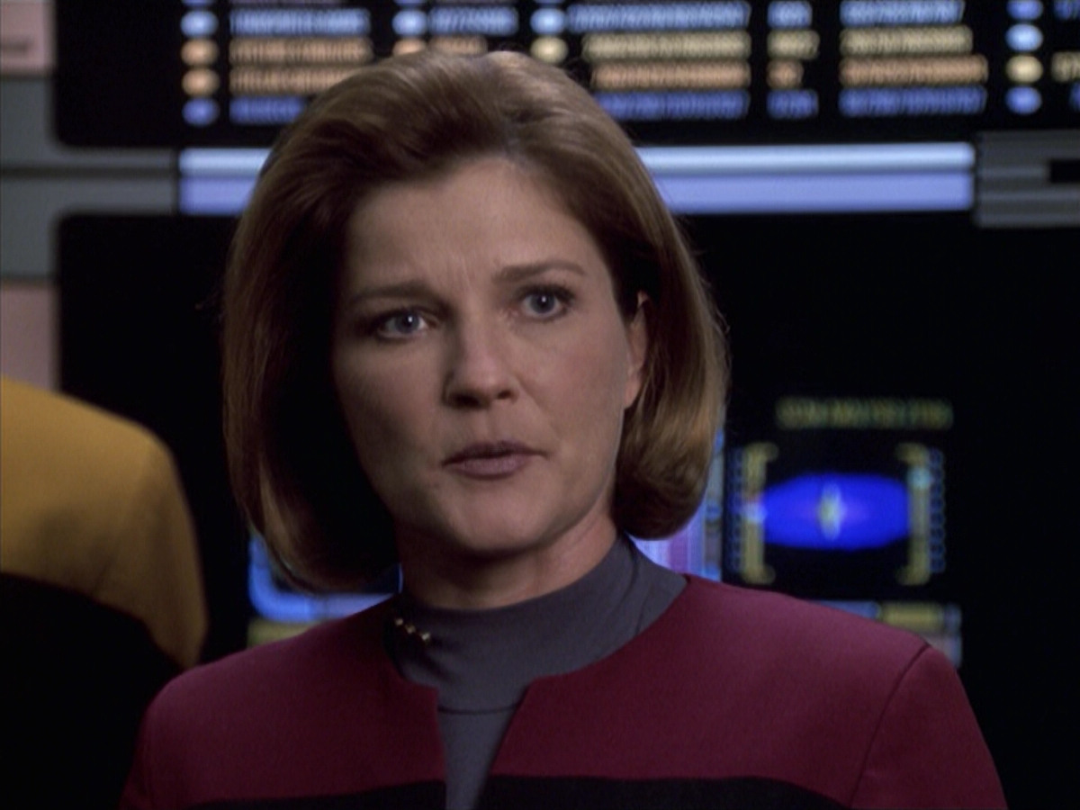 extant_StarTrek_VOY_6x18-AshesToAshes_02785.jpg