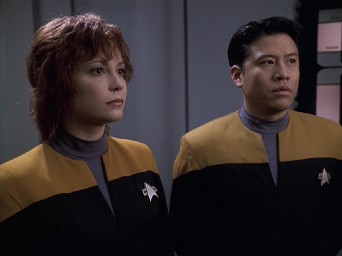 extant_StarTrek_VOY_6x18-AshesToAshes_02790.jpg