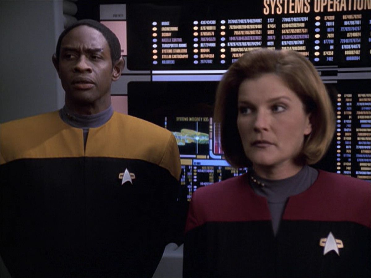 extant_StarTrek_VOY_6x18-AshesToAshes_02800.jpg