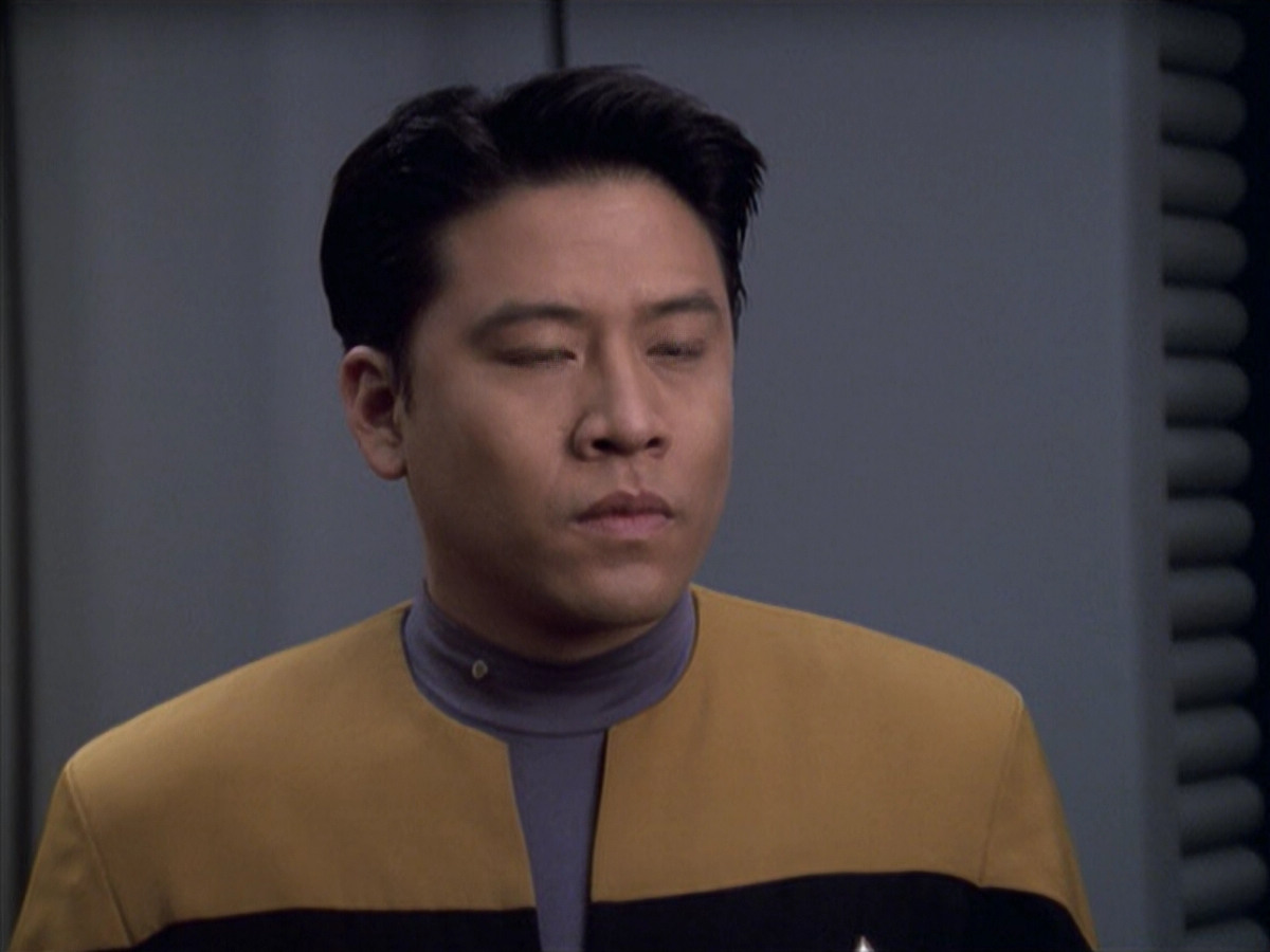 extant_StarTrek_VOY_6x18-AshesToAshes_02804.jpg