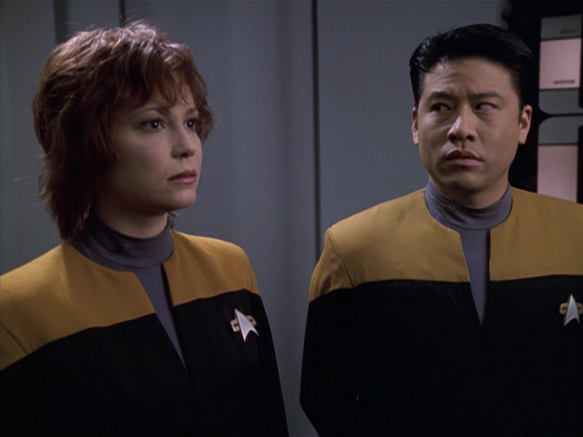 extant_StarTrek_VOY_6x18-AshesToAshes_02834.jpg