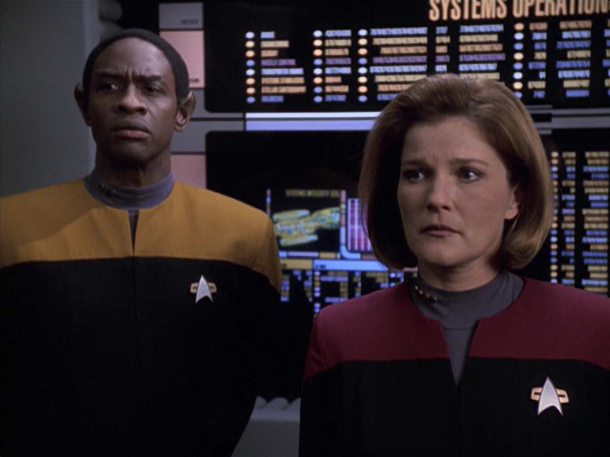 extant_StarTrek_VOY_6x18-AshesToAshes_02909.jpg