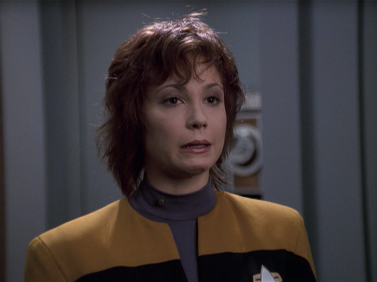 extant_StarTrek_VOY_6x18-AshesToAshes_02919.jpg