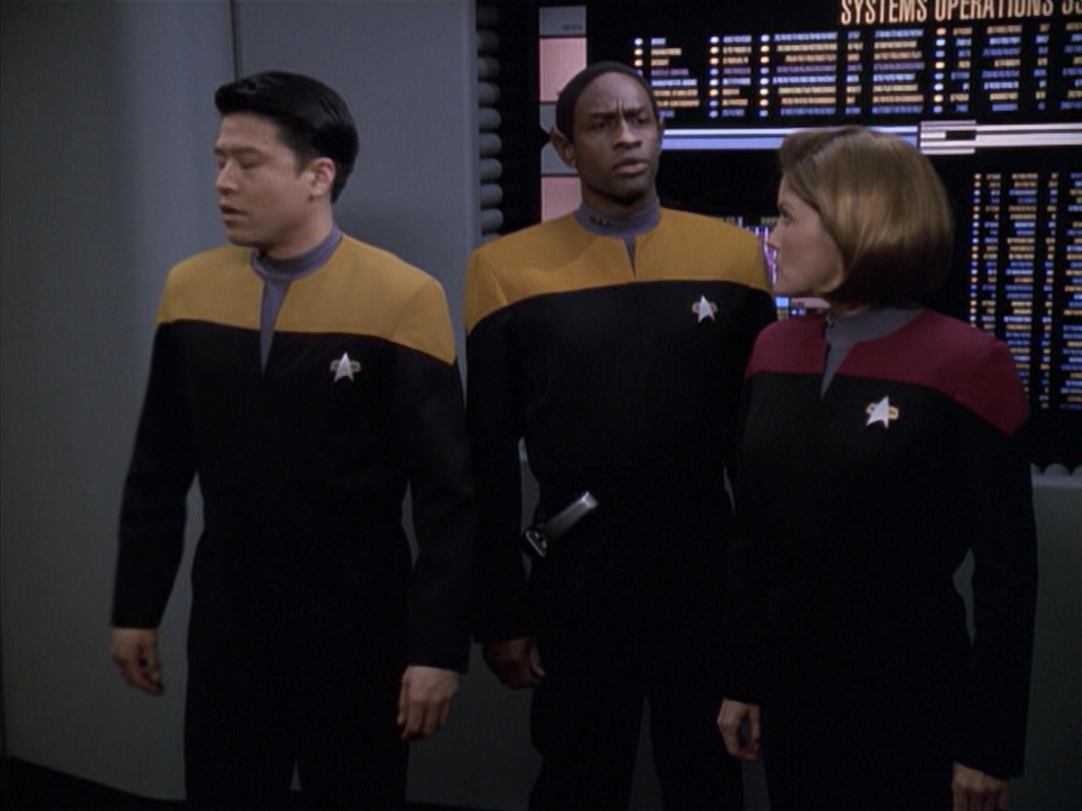 extant_StarTrek_VOY_6x18-AshesToAshes_02929.jpg