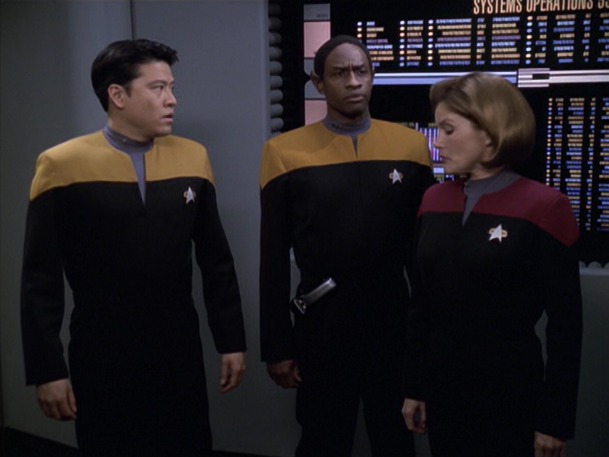 extant_StarTrek_VOY_6x18-AshesToAshes_02930.jpg