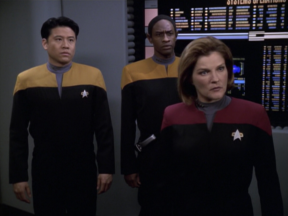 extant_StarTrek_VOY_6x18-AshesToAshes_02935.jpg