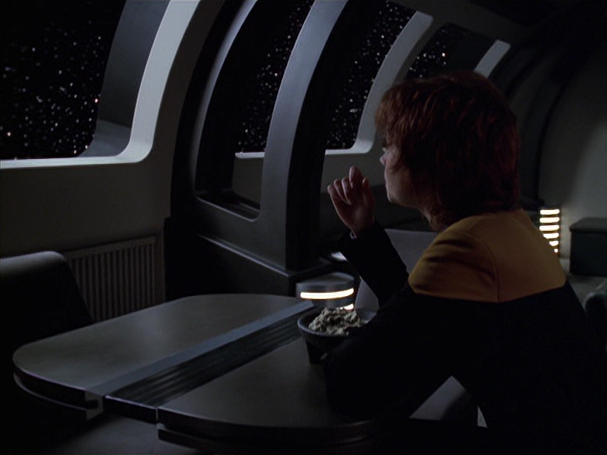 extant_StarTrek_VOY_6x18-AshesToAshes_02972.jpg