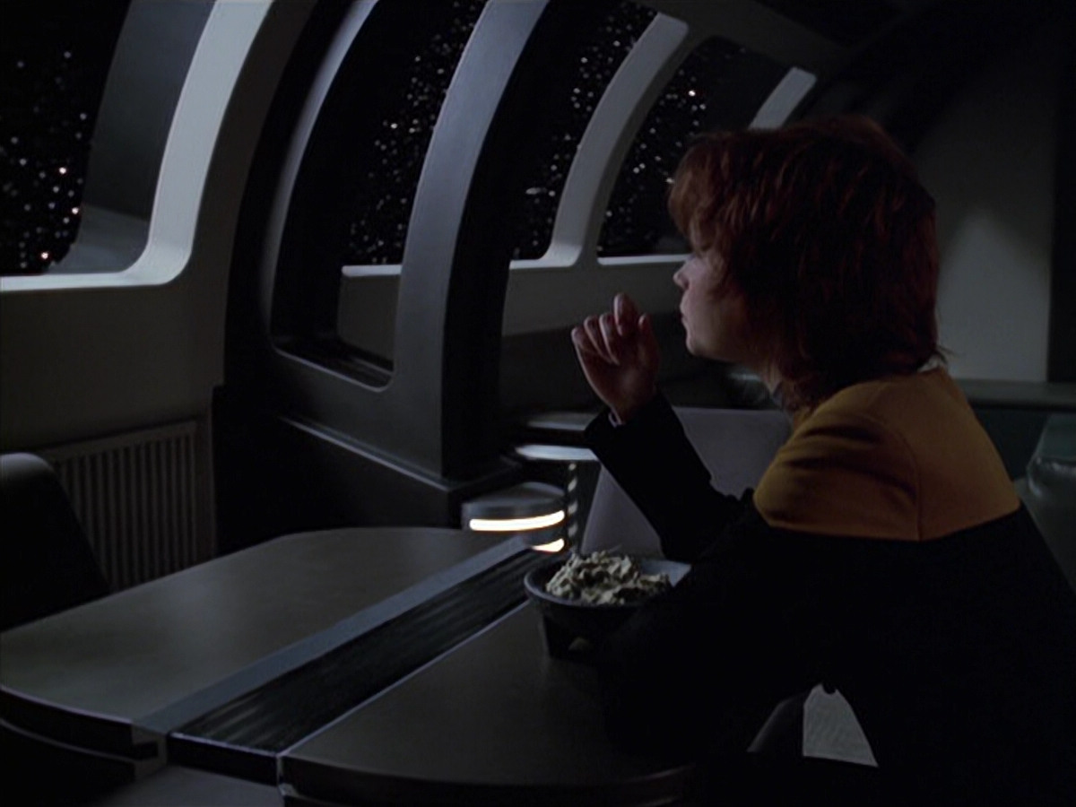 extant_StarTrek_VOY_6x18-AshesToAshes_02974.jpg