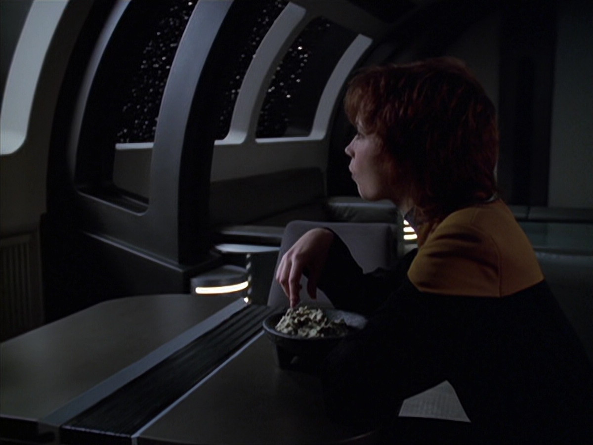 extant_StarTrek_VOY_6x18-AshesToAshes_02976.jpg