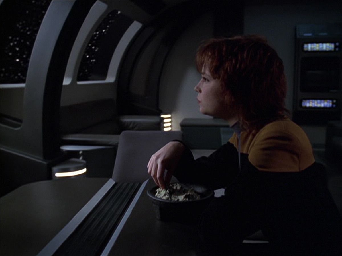 extant_StarTrek_VOY_6x18-AshesToAshes_02979.jpg