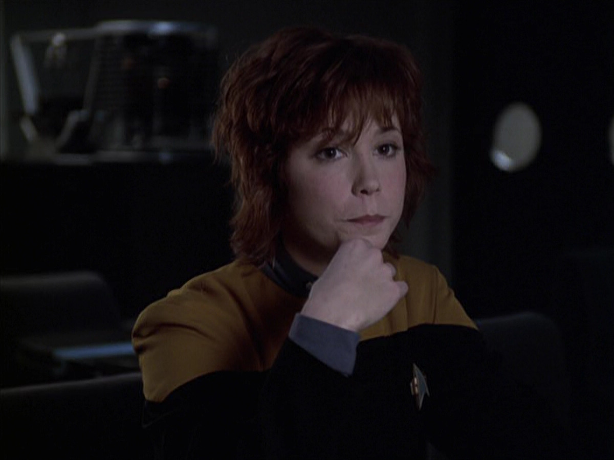 extant_StarTrek_VOY_6x18-AshesToAshes_03014.jpg