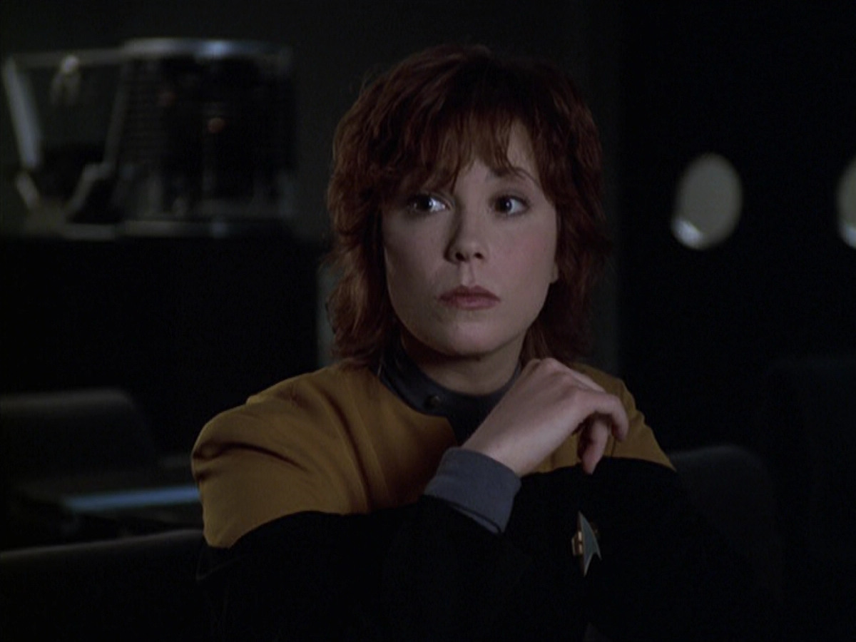 extant_StarTrek_VOY_6x18-AshesToAshes_03027.jpg