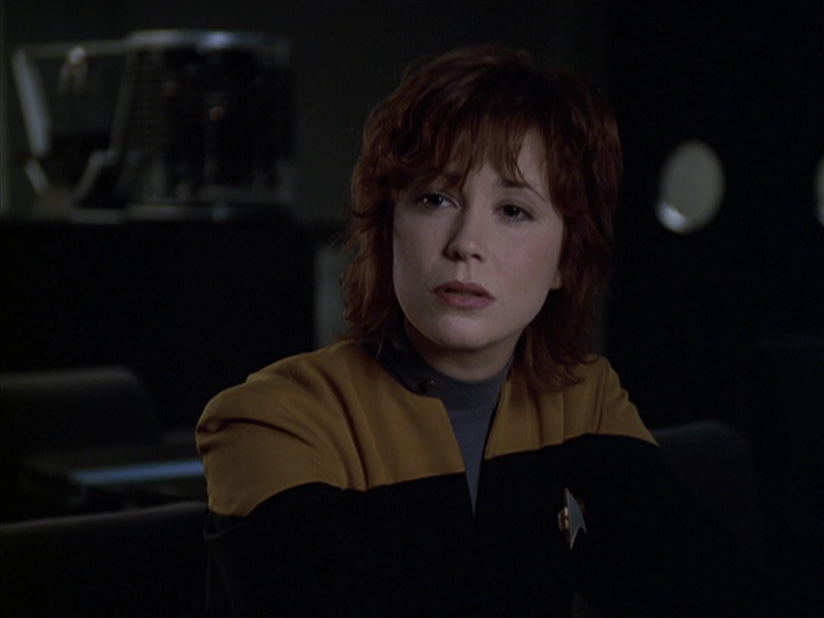 extant_StarTrek_VOY_6x18-AshesToAshes_03060.jpg