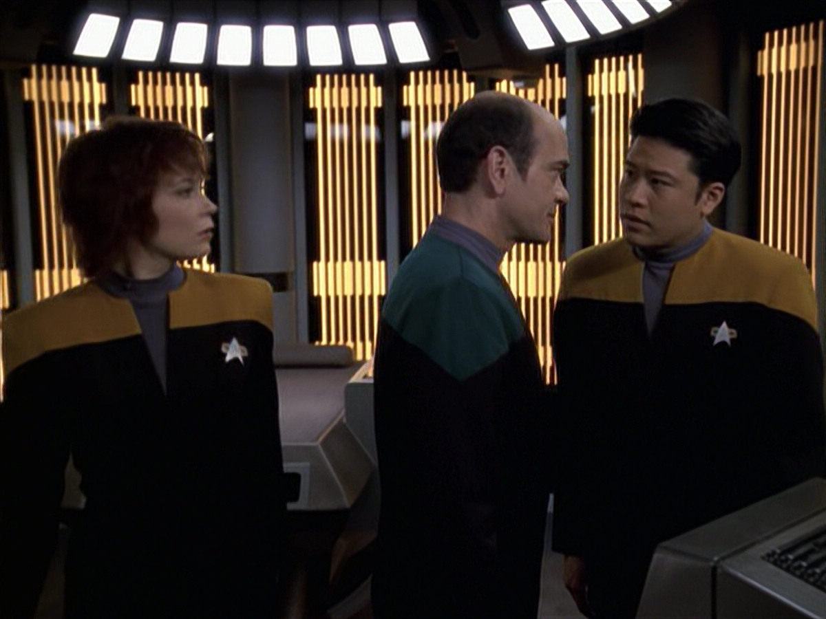 extant_StarTrek_VOY_6x18-AshesToAshes_03119.jpg