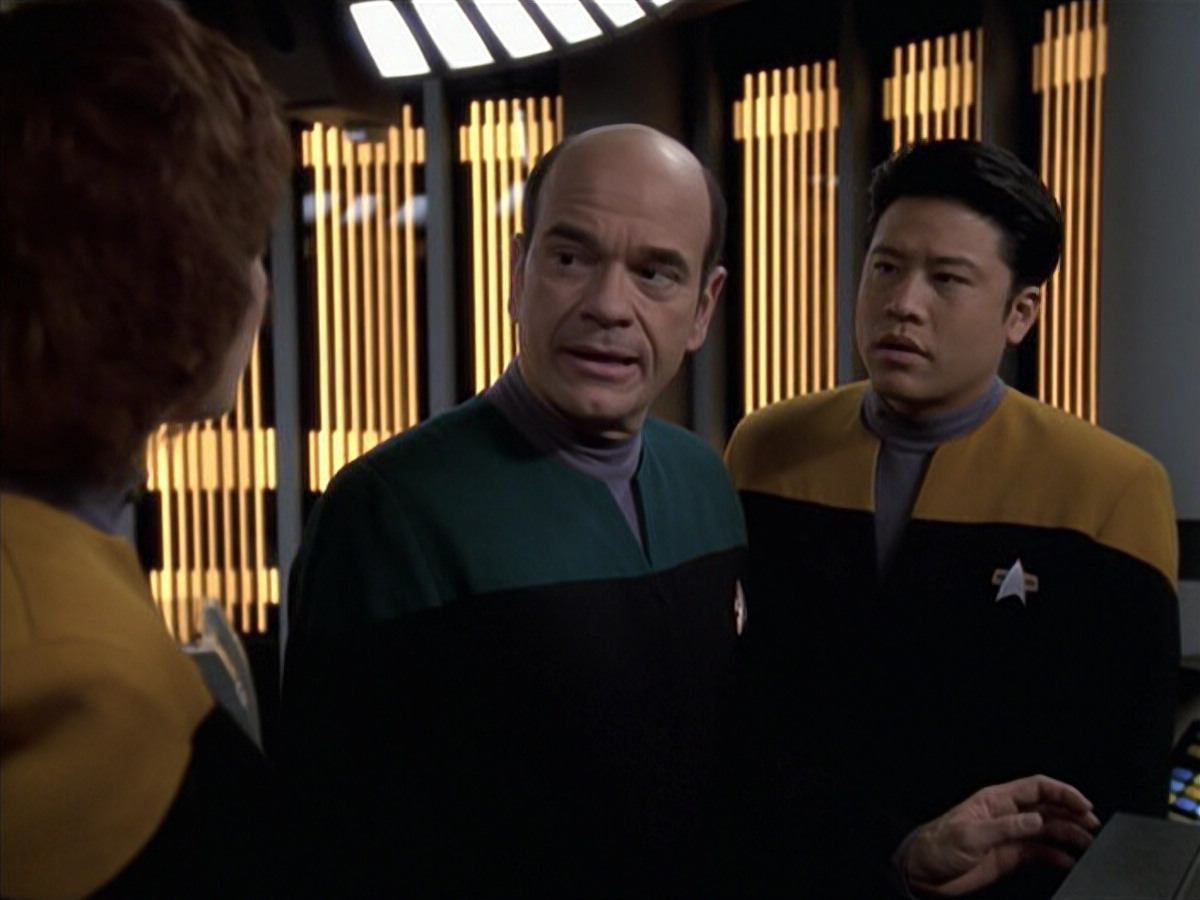extant_StarTrek_VOY_6x18-AshesToAshes_03122.jpg
