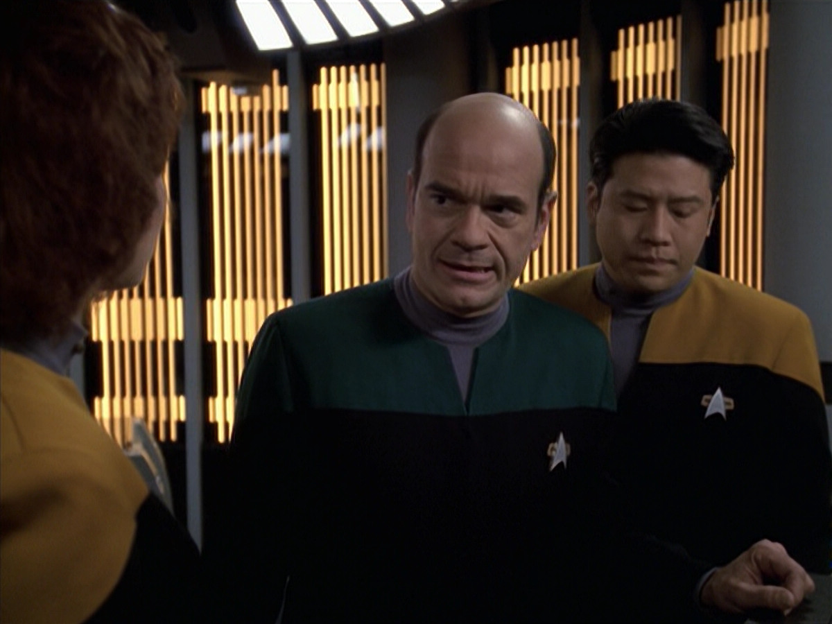 extant_StarTrek_VOY_6x18-AshesToAshes_03125.jpg