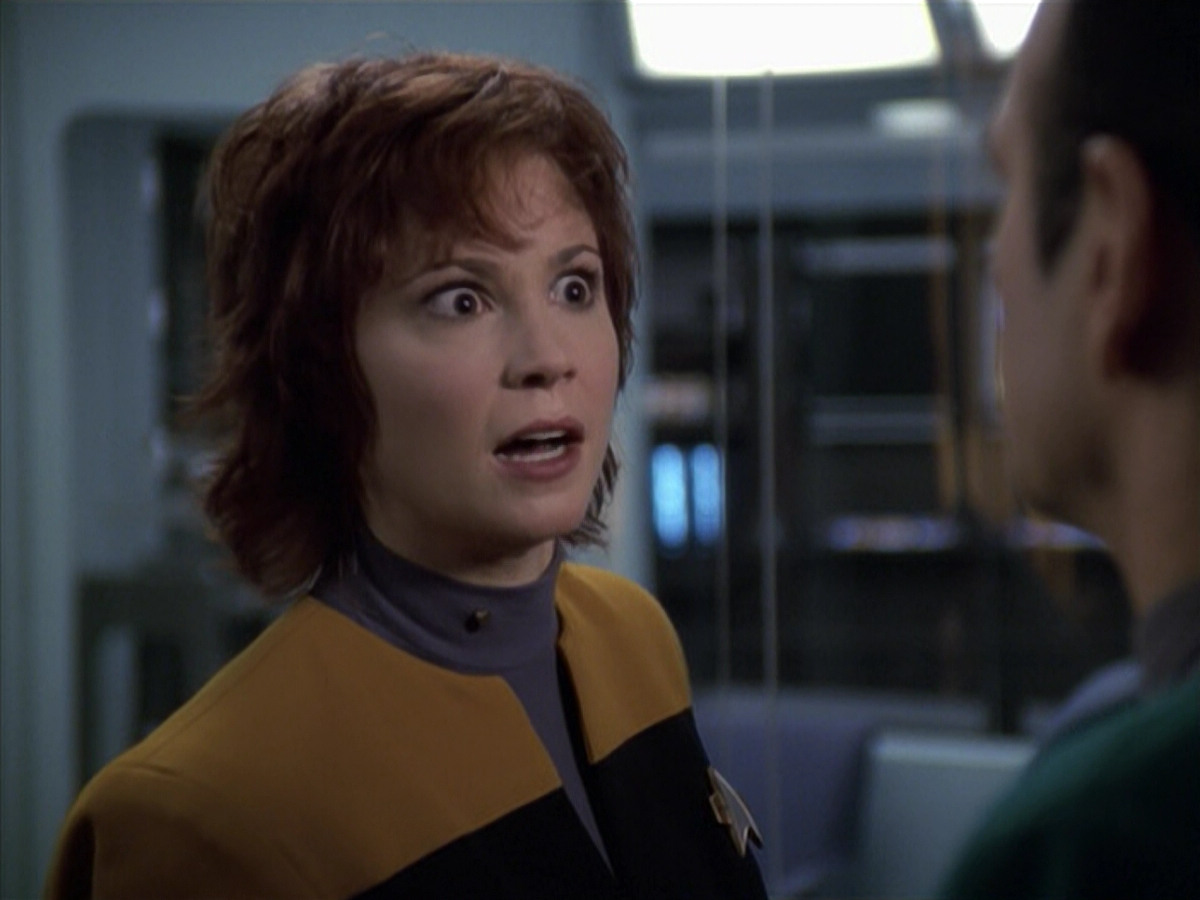 extant_StarTrek_VOY_6x18-AshesToAshes_03143.jpg