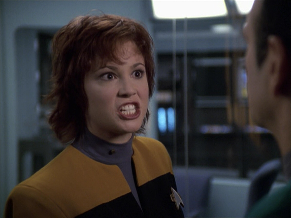 extant_StarTrek_VOY_6x18-AshesToAshes_03145.jpg