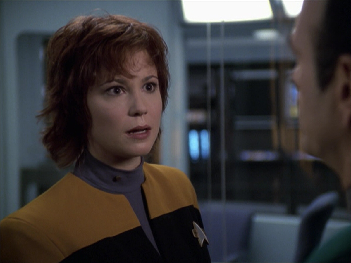 extant_StarTrek_VOY_6x18-AshesToAshes_03152.jpg