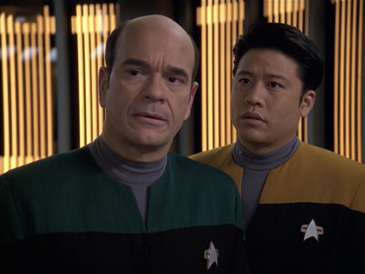 extant_StarTrek_VOY_6x18-AshesToAshes_03157.jpg