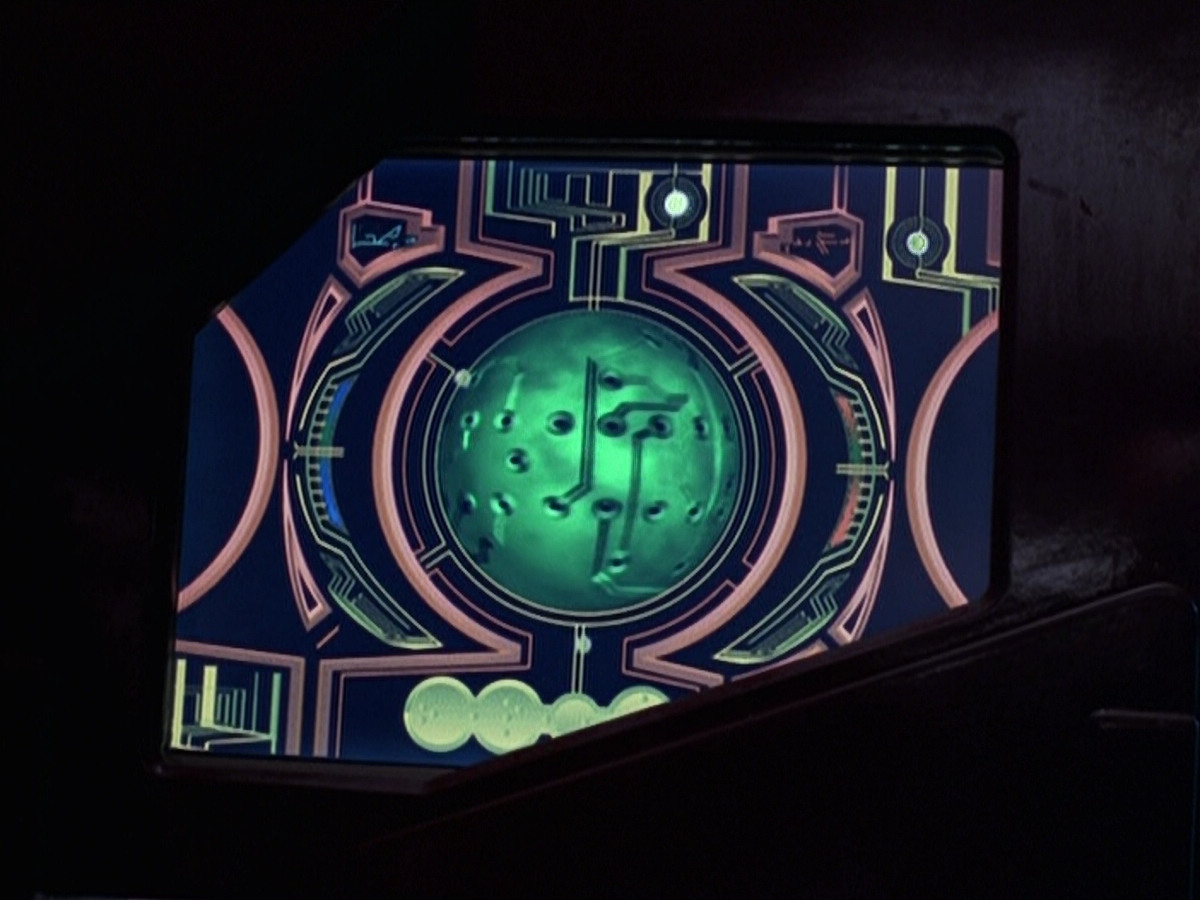 extant_StarTrek_VOY_6x18-AshesToAshes_03168.jpg