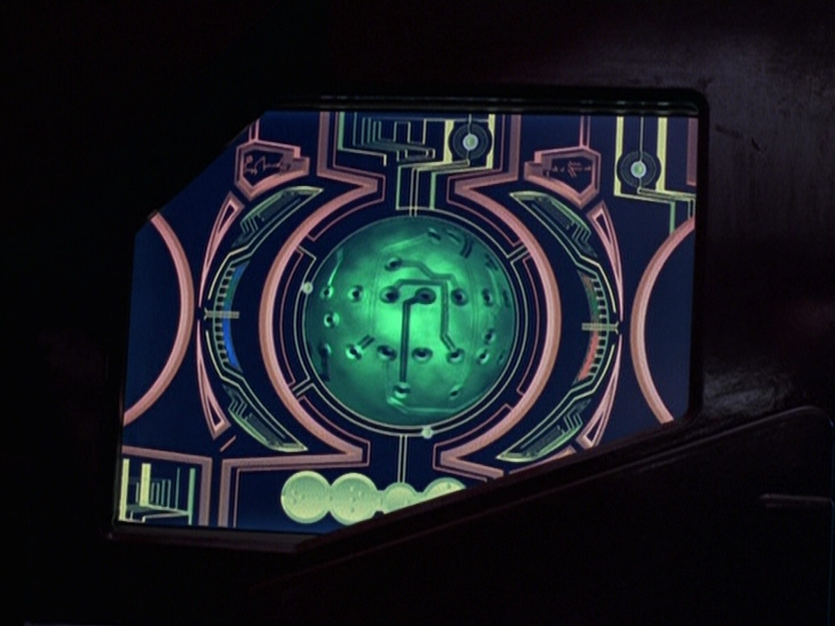 extant_StarTrek_VOY_6x18-AshesToAshes_03169.jpg