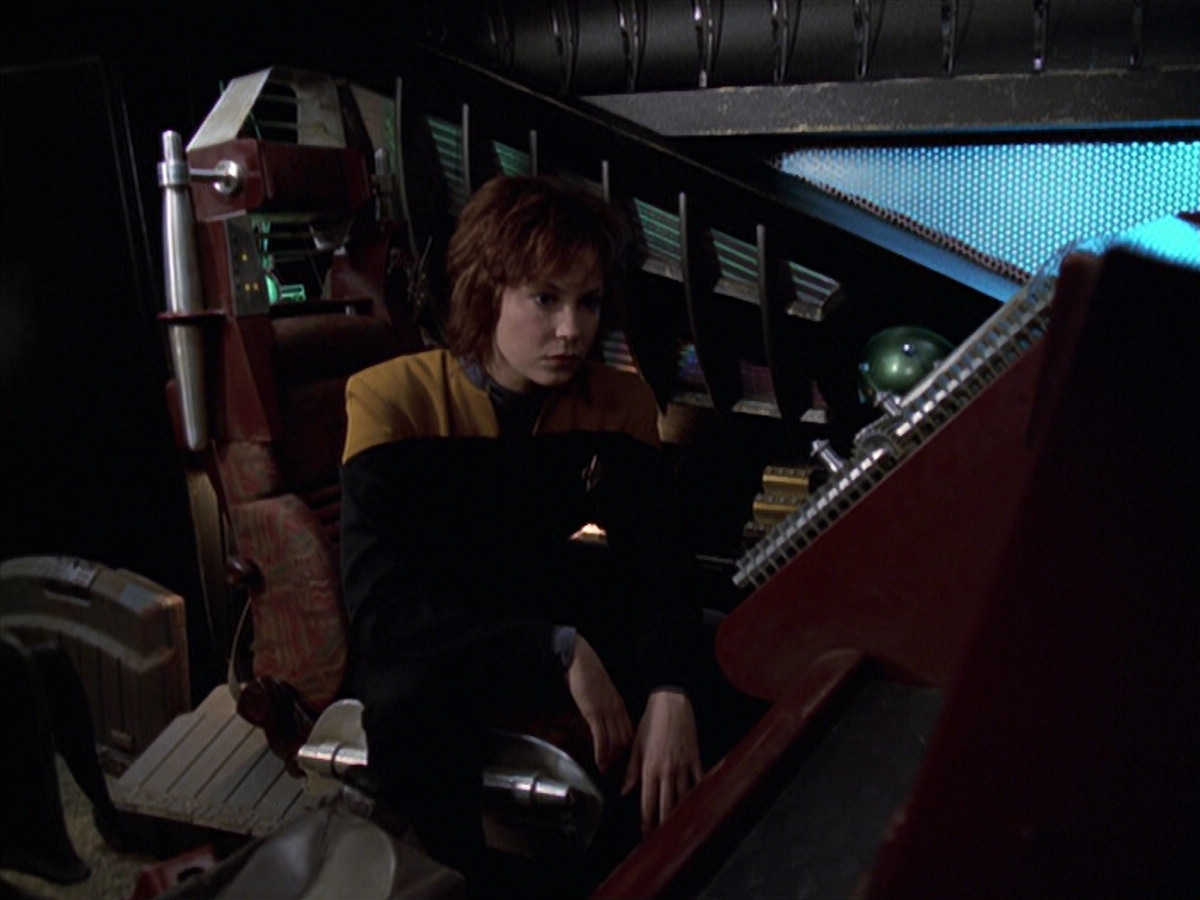 extant_StarTrek_VOY_6x18-AshesToAshes_03173.jpg