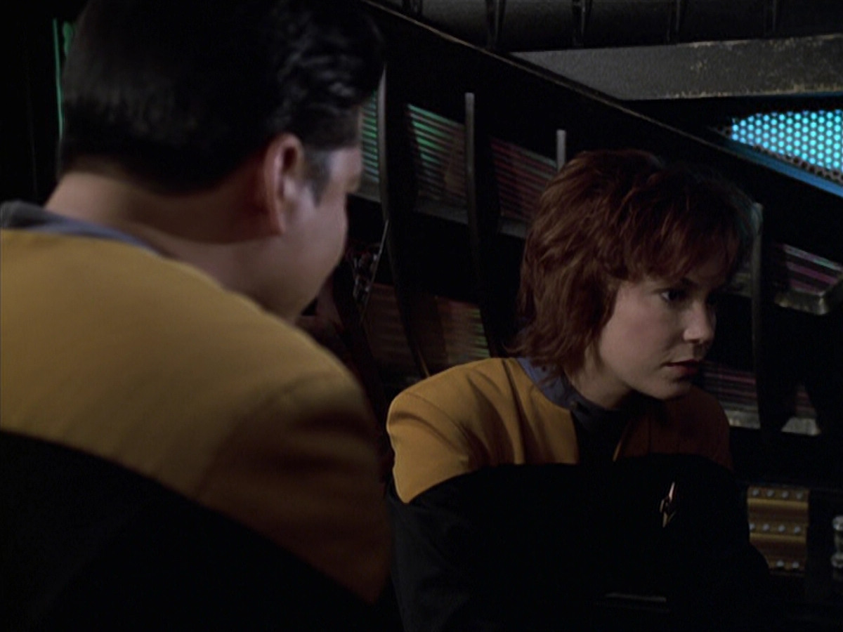 extant_StarTrek_VOY_6x18-AshesToAshes_03193.jpg