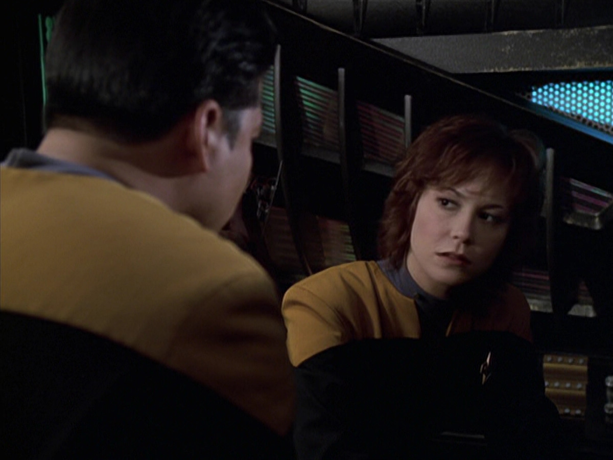 extant_StarTrek_VOY_6x18-AshesToAshes_03196.jpg