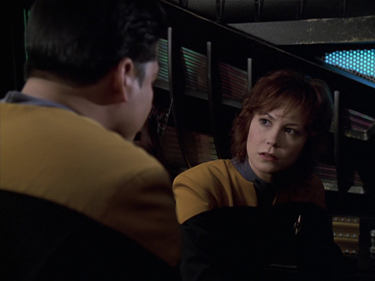 extant_StarTrek_VOY_6x18-AshesToAshes_03197.jpg