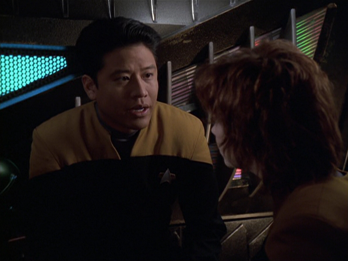 extant_StarTrek_VOY_6x18-AshesToAshes_03203.jpg