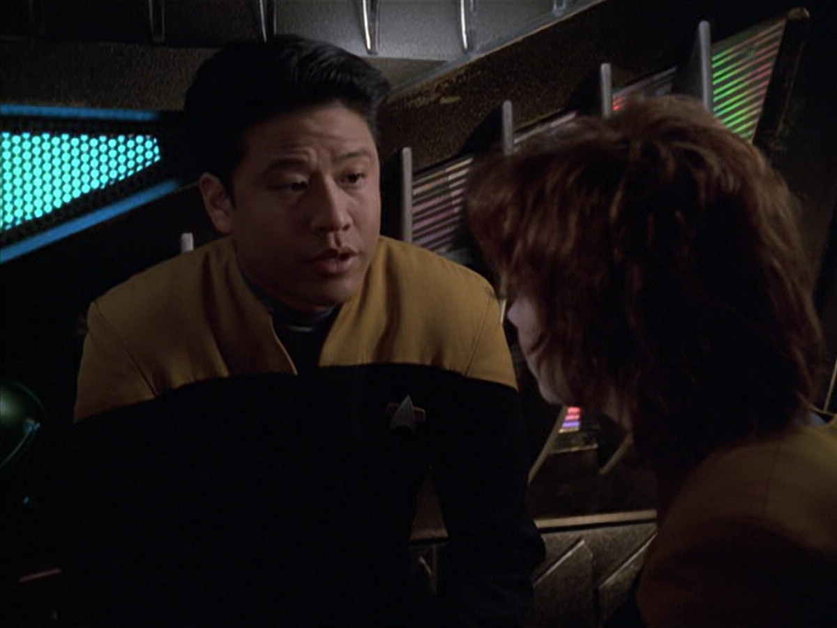 extant_StarTrek_VOY_6x18-AshesToAshes_03207.jpg