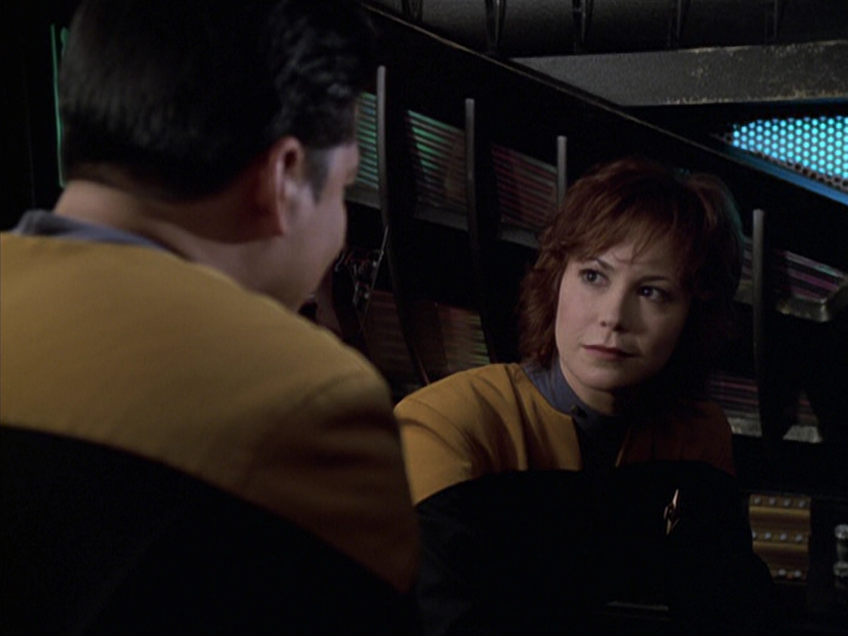 extant_StarTrek_VOY_6x18-AshesToAshes_03210.jpg