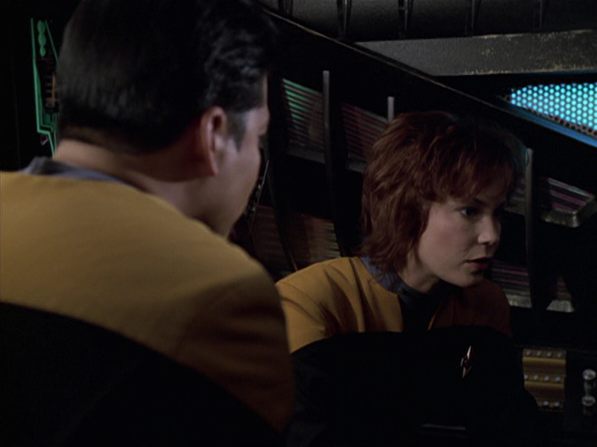 extant_StarTrek_VOY_6x18-AshesToAshes_03229.jpg
