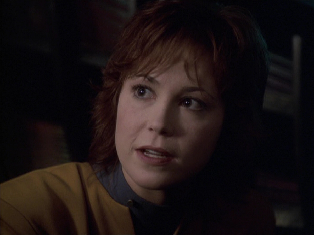 extant_StarTrek_VOY_6x18-AshesToAshes_03243.jpg