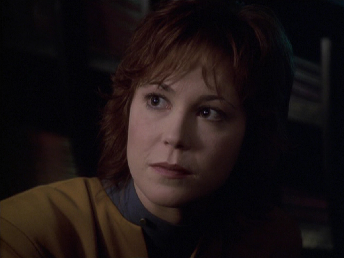 extant_StarTrek_VOY_6x18-AshesToAshes_03244.jpg