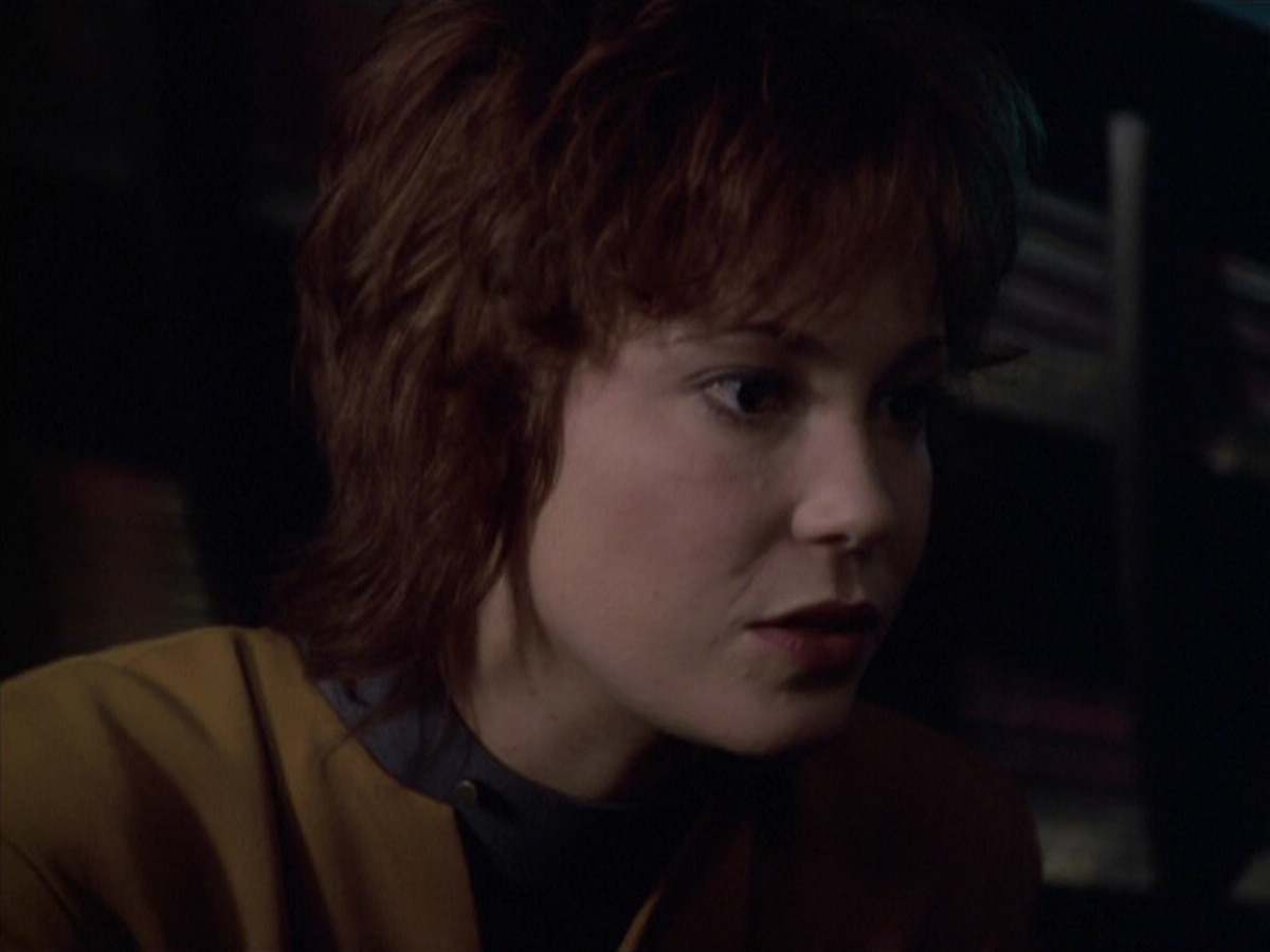 extant_StarTrek_VOY_6x18-AshesToAshes_03268.jpg