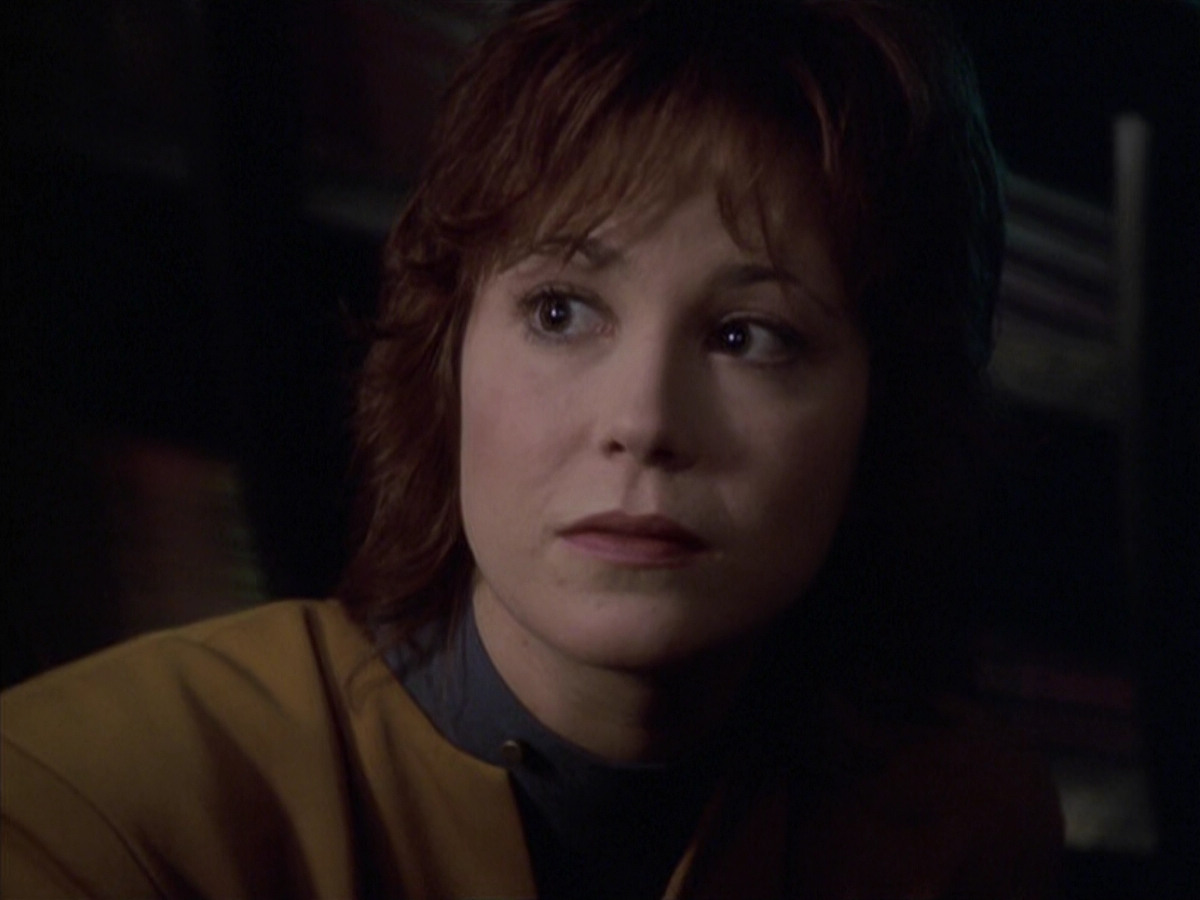 extant_StarTrek_VOY_6x18-AshesToAshes_03297.jpg